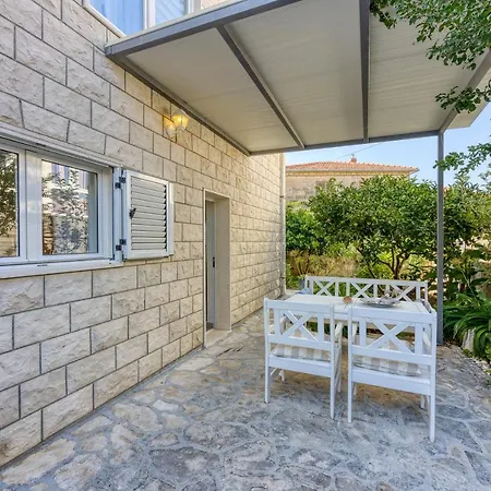Island Oasis - Happy Apartman Supetar