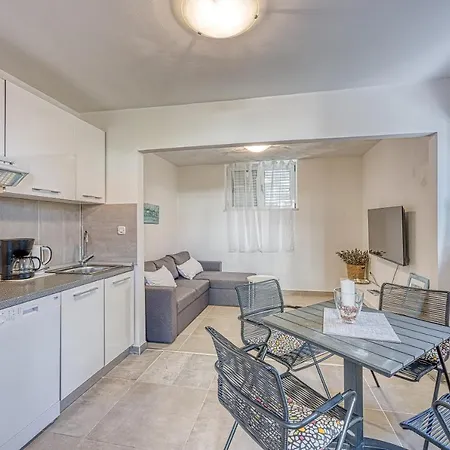 Island Oasis - Happy Apartman *